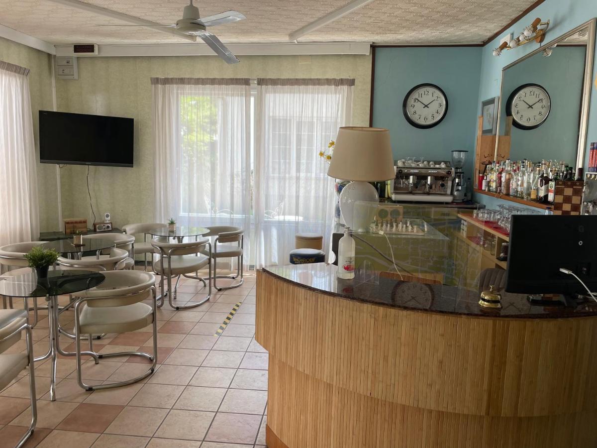 Hotel Aloha 切塞纳蒂科 外观 照片