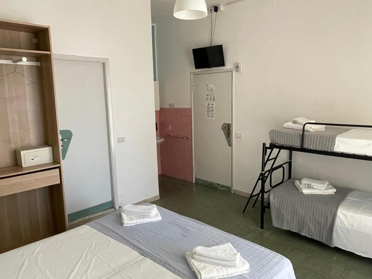 Hotel Aloha 切塞纳蒂科 外观 照片